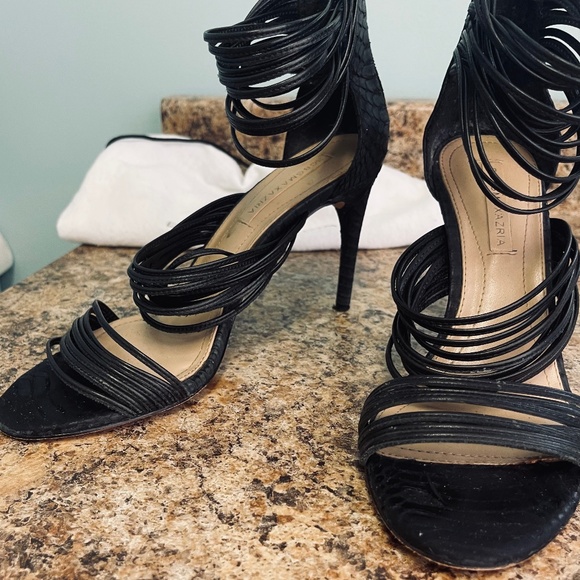BCBGMAXAZRIA LEATHER STRAPPY SHOES - Picture 1 of 8